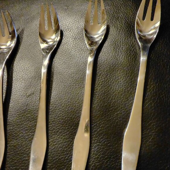 Air Canada 12 Forks SS Korea Cassidy's New Condition - Picture 5 of 6